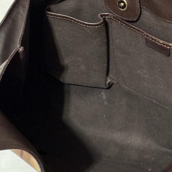 Authentic BURBERRY Shoulder Bag - Picture 16 of 16